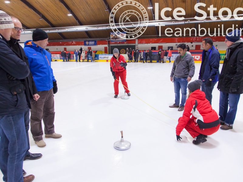 Ice Stock Teambuilding - týmy čekající na výsledek hry