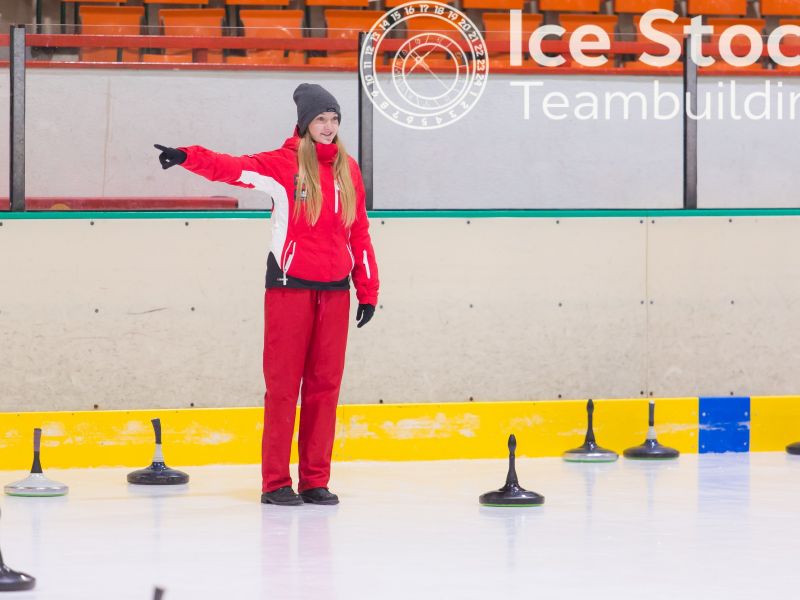 Ice Stock Teambuilding - rozhodčí v průběhu hry